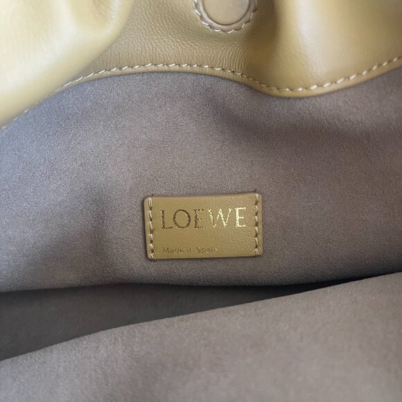 Loewe Medium Flamenco Bag in Sahara colour - Picture 4 of 11